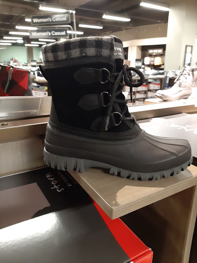 Shoe Store «DSW Designer Shoe Warehouse», reviews and photos, 640 W Dekalb Pike, King of Prussia, PA 19406, USA