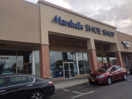 Shopping Mall «Lake Success Shopping Center», reviews and photos, 1526 Union Tpke, New Hyde Park, NY 11040, USA