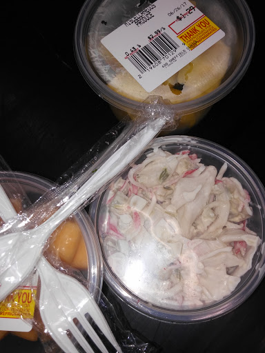 Grocery Store «Apples», reviews and photos, 400 Sheffield Center, Lorain, OH 44055, USA