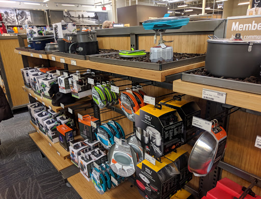 Camping Store «REI», reviews and photos, 2643 Edmondson Rd, Cincinnati, OH 45209, USA