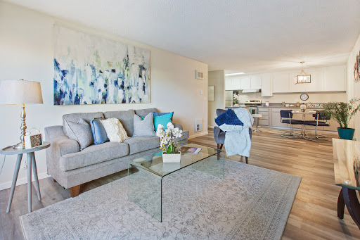 Tess Blengino, Realtor image