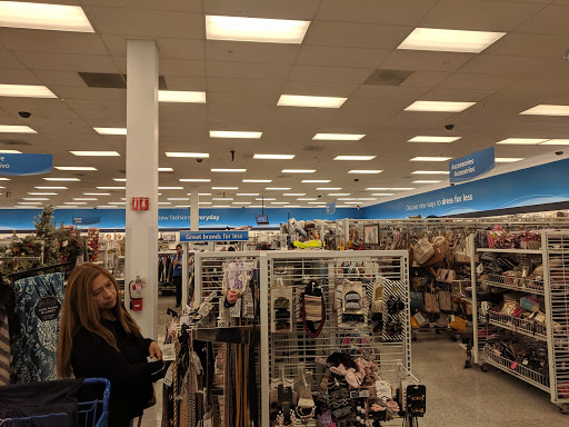 Clothing Store «Ross Dress for Less», reviews and photos, 16250 Paramount Blvd, Paramount, CA 90723, USA
