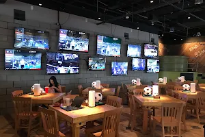 Ojos Locos Sports Cantina - East image