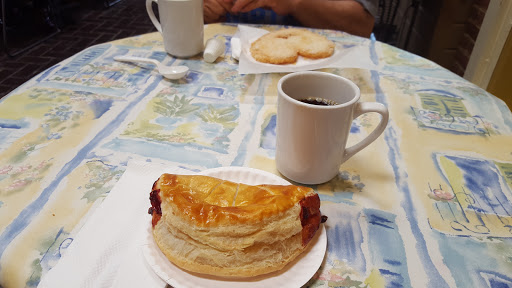 Restaurant «La Baguette French Bread and Pastry Shop», reviews and photos, 3088 Poplar Ave, Memphis, TN 38111, USA