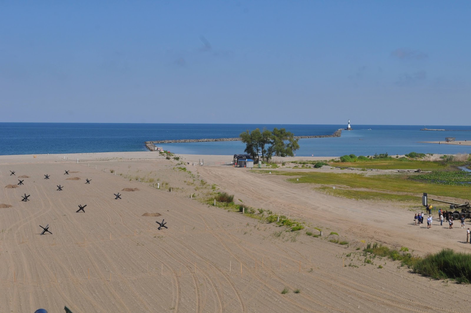 Conneaut Township Beach的照片 带有长直海岸