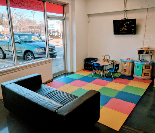 Laundromat «Queen City Coin Laundry- Mt. Washington», reviews and photos, 2249 Beechmont Ave, Cincinnati, OH 45230, USA