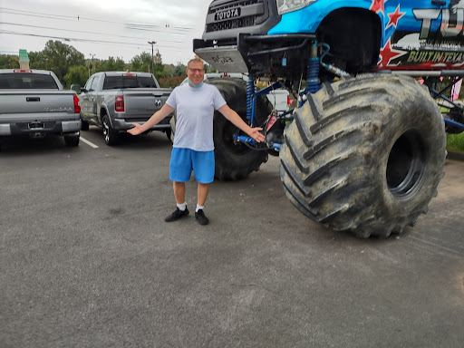 Toyota Dealer «Toyota of Wallingford», reviews and photos, 859 N Colony Rd, Wallingford, CT 06492, USA