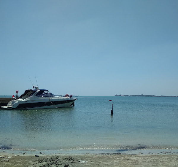 Pantai Teluk Awur Jepara