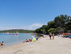 Photo de Jazina beach avec petite baie