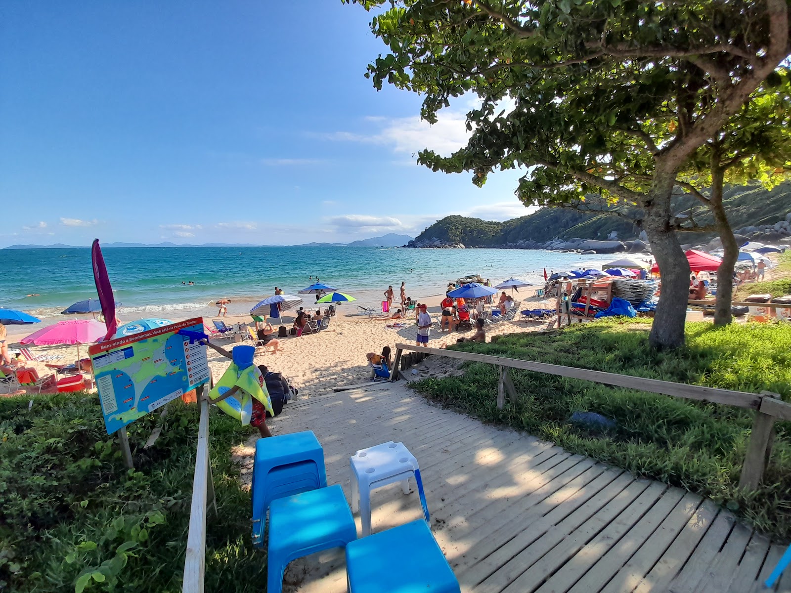 Praia da Tainha的照片 带有碧绿色纯水表面