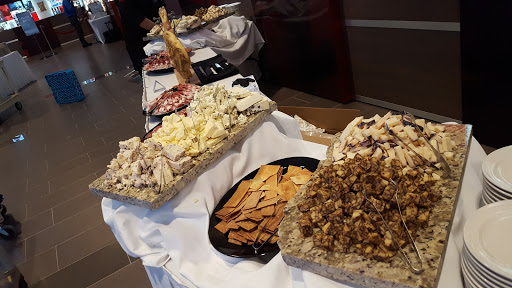 Grocery Store «Hy-Vee Corporate Office», reviews and photos, 5820 Westown Pkwy, West Des Moines, IA 50266, USA