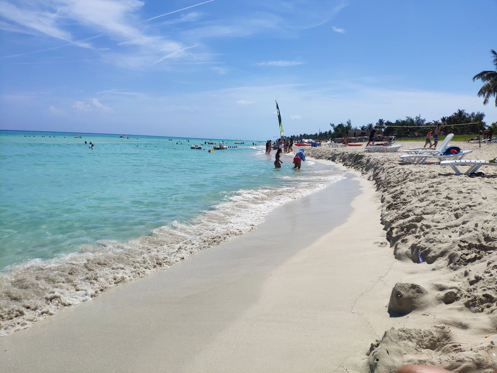 Photo de Varadero beach VI avec sable fin et lumineux de surface