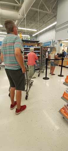 Department Store «Walmart Supercenter», reviews and photos, 1618 W McClain Ave, Scottsburg, IN 47170, USA