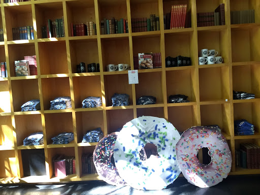 Donut Shop «Top Pot Doughnuts», reviews and photos, 2124 5th Ave, Seattle, WA 98121, USA