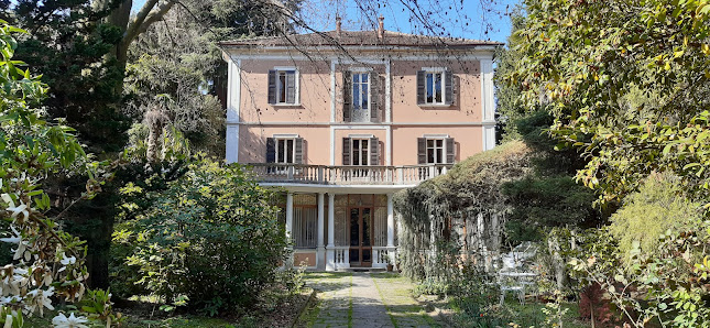 B&B Villa Margherita Via C.Davicini, 8, 28040 Lesa NO, Italia