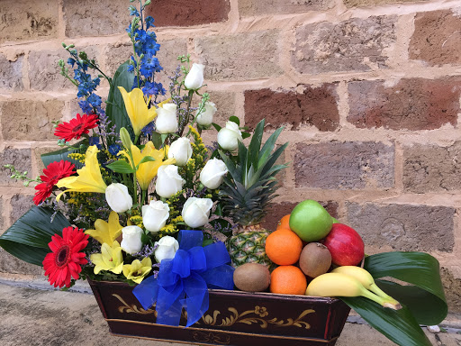 Florist «Heavenly Floral Designs Huebner», reviews and photos, 10501 Huebner Rd #1, San Antonio, TX 78240, USA