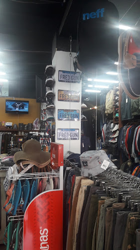 Opiniones de Apache Look en Las Piedras - Tienda de ropa