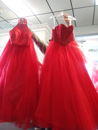 Bridal Shop «125 Bridal Boutique», reviews and photos, 37 Plaistow Rd, Plaistow, NH 03865, USA