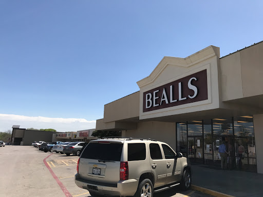 Bealls, 625 Palo Pinto St, Weatherford, TX 76086, USA, 