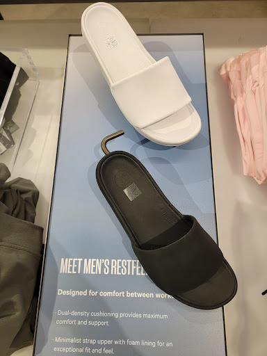 Sportswear Store «lululemon athletica», reviews and photos, 152 South Avenue, Bloomington, MN 55425, USA