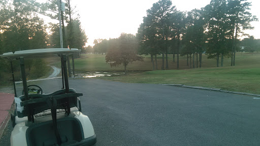 Golf Course «Hohenwald Municipal Golf Course», reviews and photos, 840 Columbia Hwy, Hohenwald, TN 38462, USA