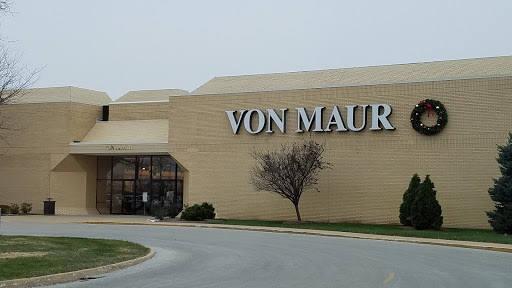Von Maur, 1350 Hickory Point Mall, Forsyth, IL 62535, USA, 