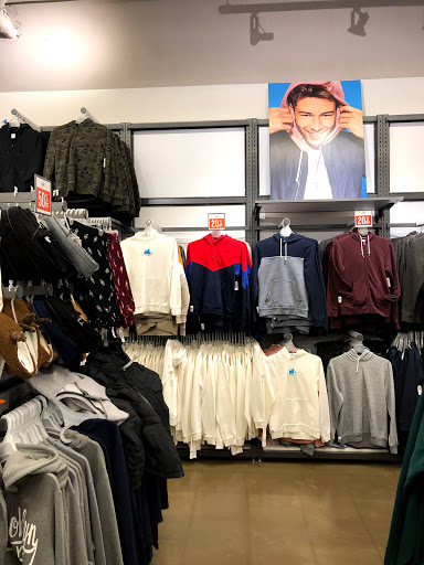 Clothing Store «Old Navy», reviews and photos, 40-24 College Point Blvd, Flushing, NY 11354, USA