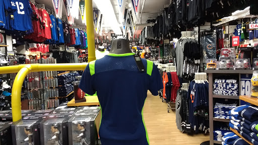 Sportswear Store «College Shop», reviews and photos, 2 Beach St, San Francisco, CA 94133, USA