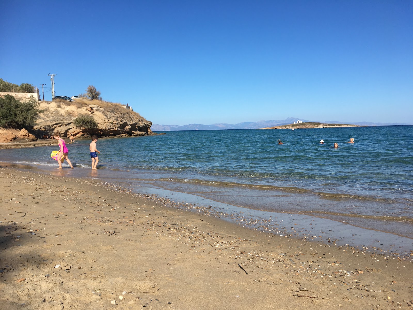 Foto von Paralia Vravrona und die siedlung