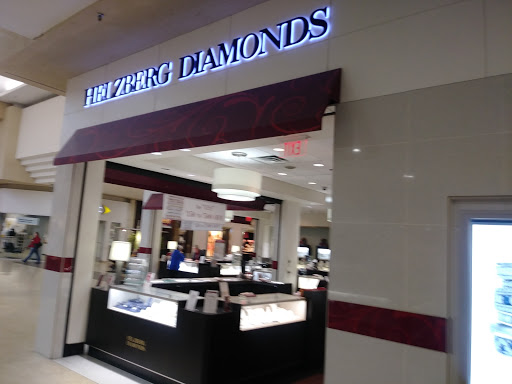 Jewelry Store «Helzberg Diamonds», reviews and photos, 358 Northtown Dr NE, Blaine, MN 55434, USA