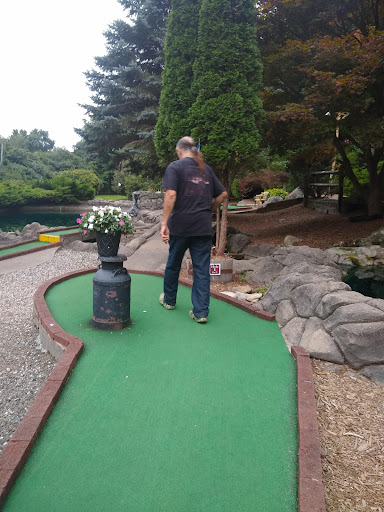 Miniature Golf Course «Olde Sawmill Grill and Miniature Golf Course», reviews and photos, 345 Oxford Rd, Oxford, CT 06478, USA