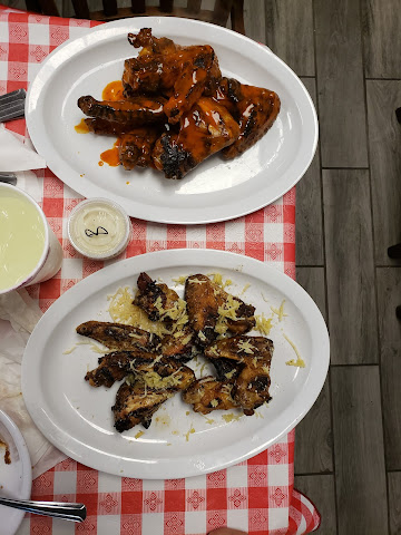 Laura's Pizza and Pasta by null