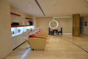 Glam Salon and Spa - Luxury salon and spa in Kochi image