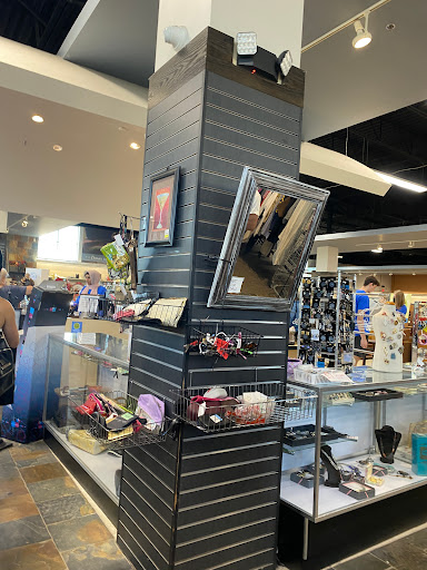 Thrift Store «St. Vincent De Paul Thrift Store», reviews and photos, 13986 Manchester Rd, Ballwin, MO 63011, USA