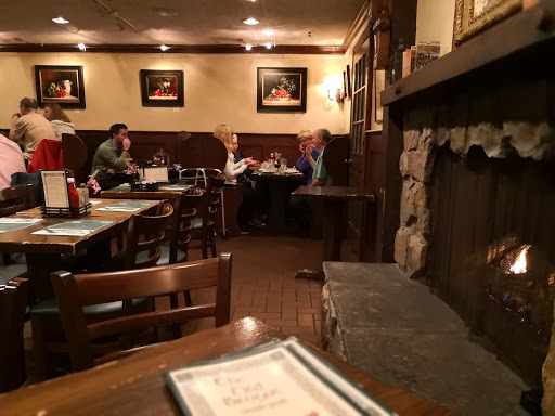 Shopping Mall «Village Centre», reviews and photos, 776 Walker Rd, Great Falls, VA 22066, USA