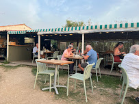 Atmosphère du Restaurant de fruits de mer La cabane du Feneau à La Couarde-sur-Mer - n°13