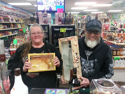 Liquor Store «Parkway Discount Liquors», reviews and photos, 6075 Parkway Dr, Commerce City, CO 80022, USA