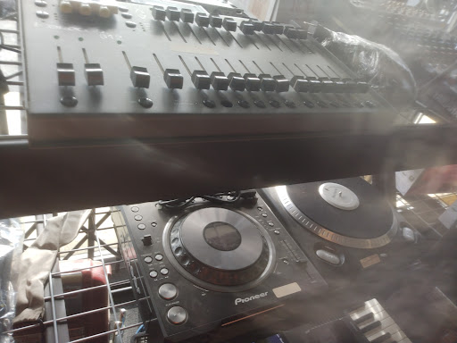 Pawn Shop «Lincoln Pawn Shop», reviews and photos, 2673 W Lincoln Ave, Anaheim, CA 92801, USA