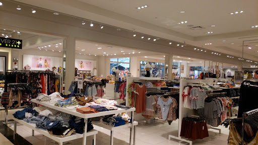 Clothing Store «Forever 21», reviews and photos, 5220 Fashion Outlets Way #1005, Chicago, IL 60656, USA