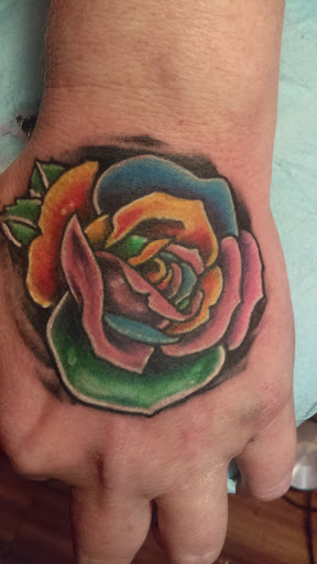 Tattoo and Piercing Shop «Bleed Blue Tattoo & Piercing», reviews and photos, 527 S Upper St, Lexington, KY 40508, USA