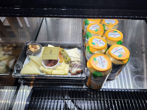 Vineyard «Unionville Vineyards», reviews and photos, 9 Rocktown Rd, Ringoes, NJ 08551, USA