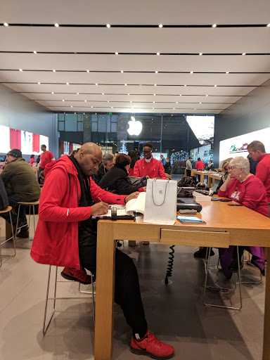 Computer Store «Apple Oakbrook», reviews and photos, 70 Oakbrook Center, Oak Brook, IL 60523, USA