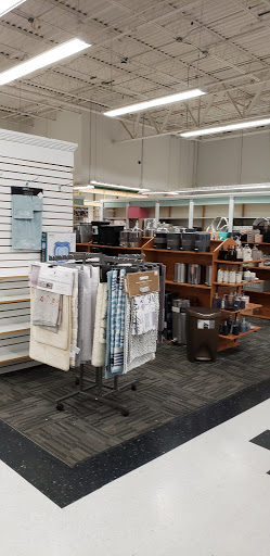 Clothing Store «Burlington Coat Factory», reviews and photos, 4790 Everhard Rd NW, Canton, OH 44718, USA