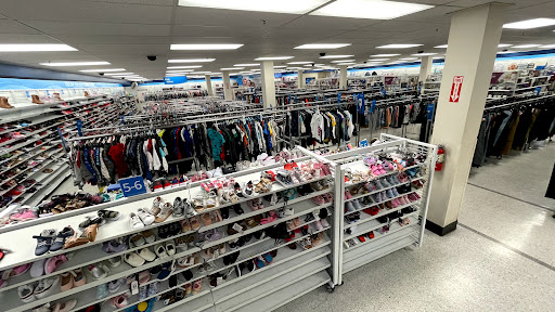 Clothing Store «Ross Dress for Less», reviews and photos, 201 E Main St, Alhambra, CA 91801, USA