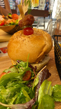 Hamburger du Restaurant halal L'AUTHENTIK à Lyon - n°9