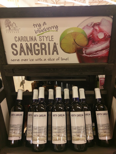 Grocery Store «Lowes Foods», reviews and photos, 1581 New Garden Rd, Greensboro, NC 27410, USA