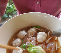 ก๋วยเตี๋ยวเนื้ออาคเนย์ photo