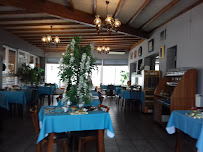 Atmosphère du Restaurant L'Helvetia à Serrières - n°7