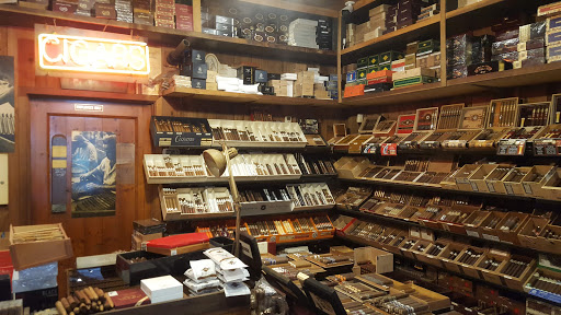 Liquor Store «Old Oaks Liquor», reviews and photos, 3006 Thousand Oaks Blvd, Thousand Oaks, CA 91362, USA