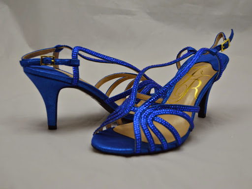 Shoe Store «Reyers Shoe Store», reviews and photos, 40 S Water Ave, Sharon, PA 16146, USA